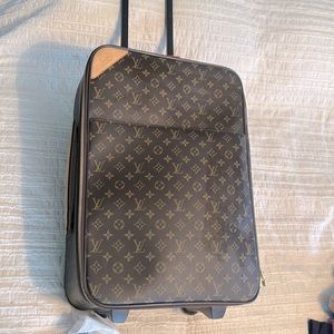 AUTHENTIC Louis Vuitton rolling carry on suitcase